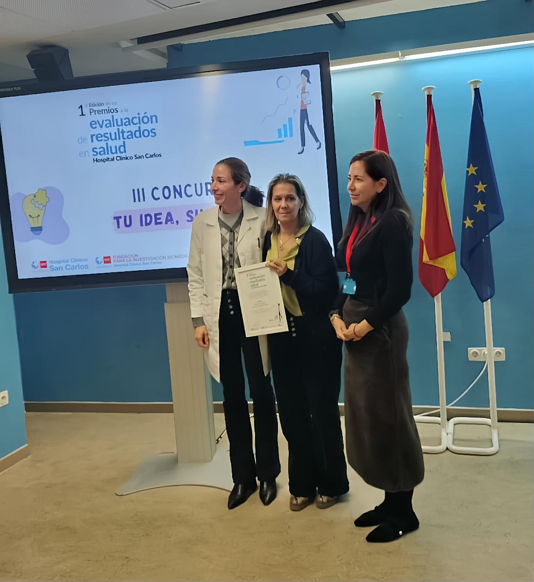 IIS_IdISSC's tweet image. ✨I Premios a la Evaluación de Resultados en Salud

🏅 En este Premio el accésit ha sido para el #proyecto de:

👩‍⚕️Dra. Rosario Gómez de Liaño
👁️#Oftalmología

Primera unidad pública en España con un modelo integral que ha logrado reducir la progresión de la miopía infantil.

👏
