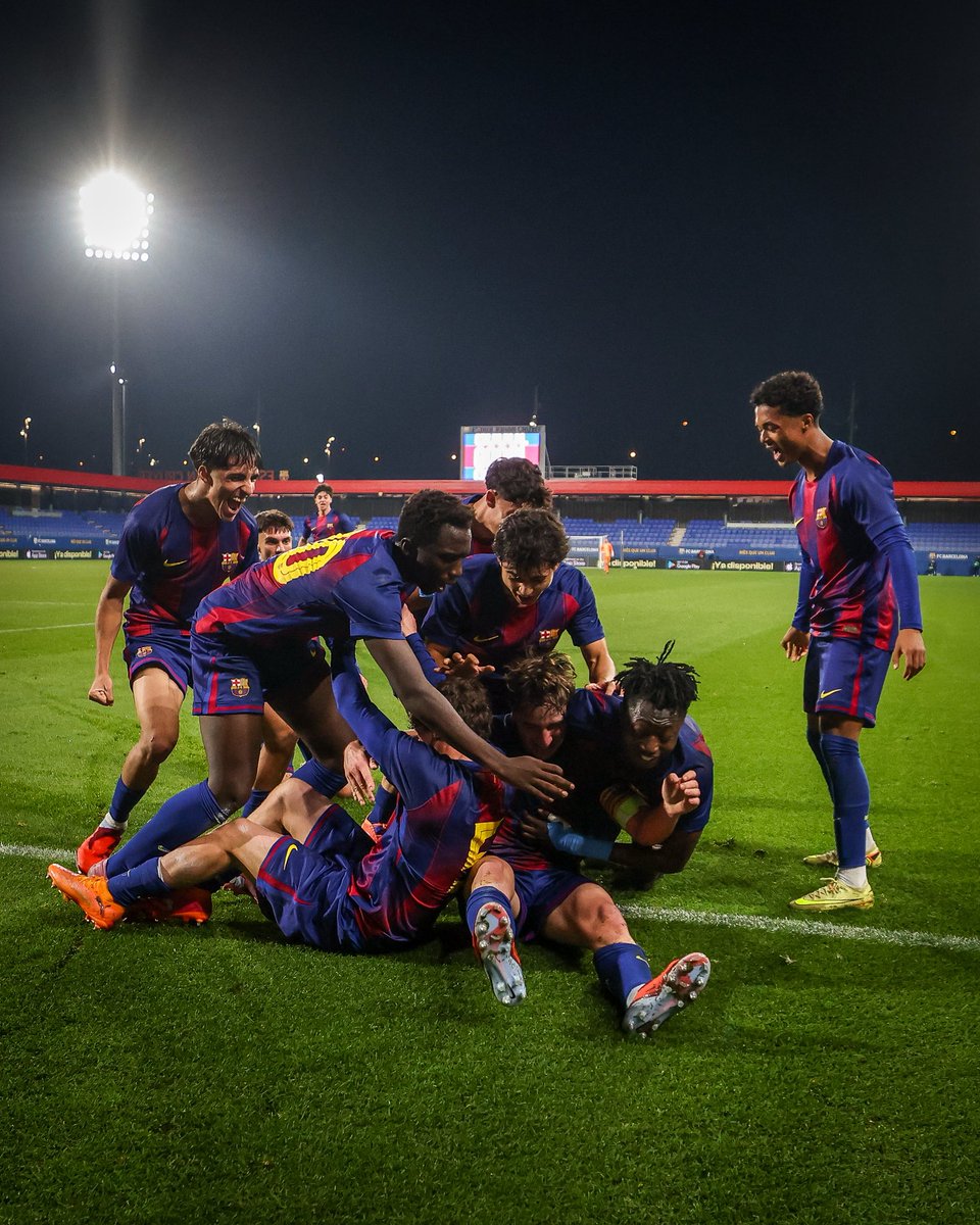 ⌚️ 𝐅𝐈𝐍𝐀𝐀𝐀𝐋!!

💪🏽 Barça 🆚 Eintracht Frankfurt (4️⃣-3️⃣)

⚽️ Pedro Villar (56’), Shane Kluivert (79’, 83’), Pedro Rodríguez (93’) // Marvin Dills (21’, 58’) i Niko Ilicevic (48’)

📝 Gran remuntada d’equip per acabar la fase lligueta de la Youth League amb victòria!

💙❤️