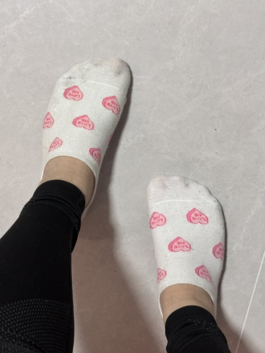 Yooho066's tweet photo. 三天了，明天就要寄走被别人玩了。#女友分享 #出卖女友 #绿帽 #淫妻 #白袜 #棉袜  #原味 #裸足 #恋足 #足控 https://t.co/vVzHsfy0MA