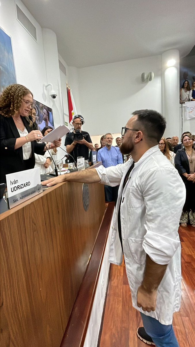 Hoy dije sí, juro. Empieza una nueva etapa para Santa Fe: una etapa de renovación en una ciudad caótica y profundamente injusta. Venimos a recuperar el orden, la planificación y la cercanía que se perdieron.-