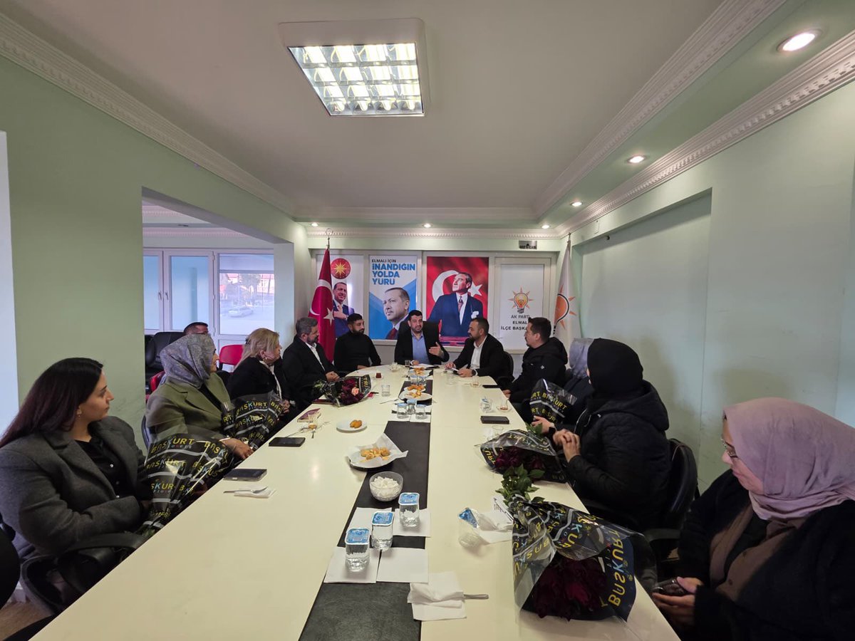 Tanıtım ve medya’dan sorumlu il başkan yardımcımız Fahrettin Kayan (<a href="/KayanFahrettin/">Fahrettin Kayan</a>)3 kademe tanıtım ve medya başkanımızla ilçe başkanlığımız‘da bir araya gelerek,tanıtım ve medya olmak üzere sosyal medya çalışmalarımızla ilgili çok verimli toplantı gerçekleştirdik.
<a href="/alicetin_07/">Ali Çetin</a>