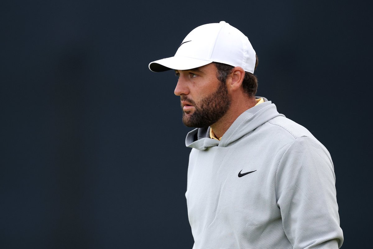 Top 10 at EVERY MAJOR in the same season.

Scottie did it this year, for the first time.

Only 5 players (ever) have done it multiple times.  

5x: Nicklaus ('71, '73, '74, '75, '77)
3x: Watson ('75, '77, '82)
2x: Tiger ('00, '05)
2x: Palmer ('60, '66)
2x: Gary Player ('63, '74)