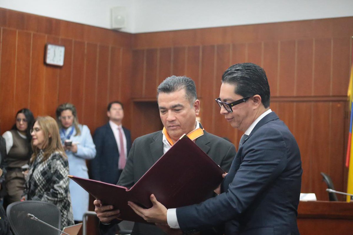 #ComisiónVI | El Congreso otorga la Orden Congreso de Colombia en el grado de Comendador a la Institución Universitaria del Caribe – Unicaribe, por su destacada gestión académica y su aporte al fortalecimiento social y a una educación superior de calidad en el territorio.