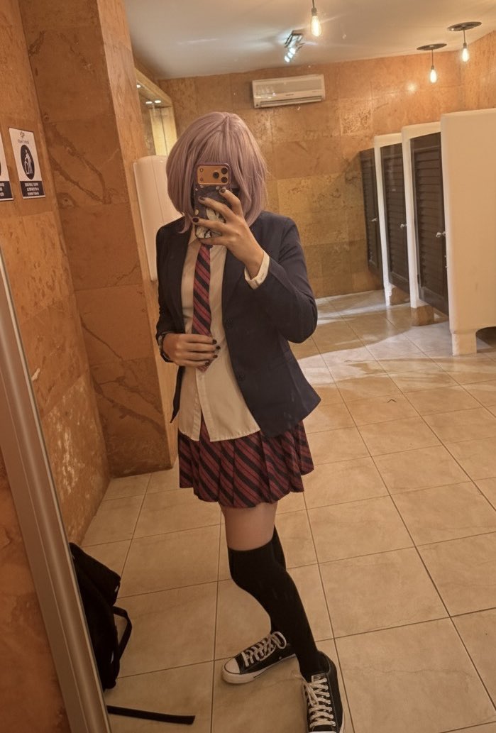SilverMetal7's tweet photo. Siempre uso el mismo traje en público perdón jsj
#femboy #animix https://t.co/EDRRgvsHMS