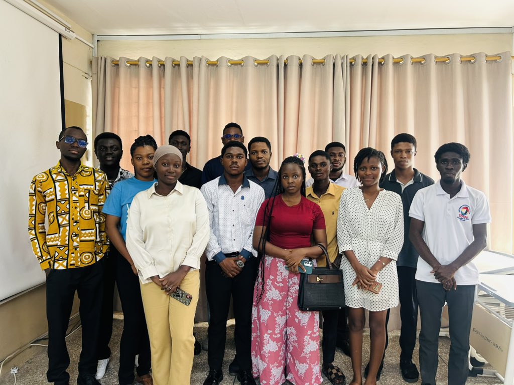 atu_compssa's tweet photo. Today, the COMPSSA President and the HOD met with all Course Reps to discuss student concerns and strengthen collaboration. A productive session focused on improving support, communication, and the overall growth of the CS department.

#COMPSSA #ATU #CSDept #StudentLeadership https://t.co/N2HIzJh456