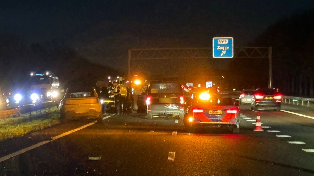Meerdere voertuigen botsen op A58 bij Zegge