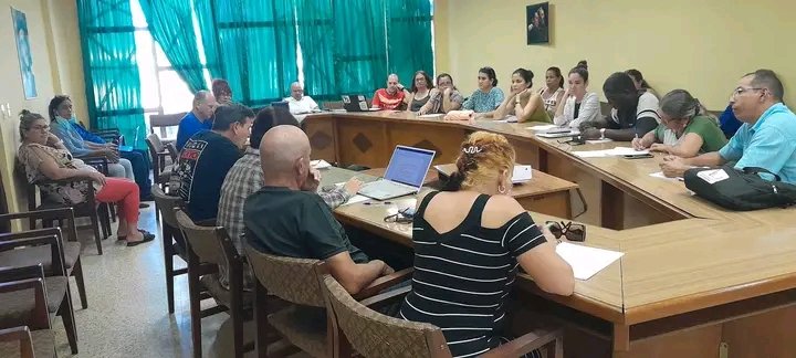 En el día de hoy el Centro de Bioplantas sometió a discusión el Programa de Gobierno para Corregir Distorsiones y Reimpulsar la Economía. Durante el análisis del documento se plnatearon inquietudes y se dieron sugerencias sobre las principales directrices del documento.