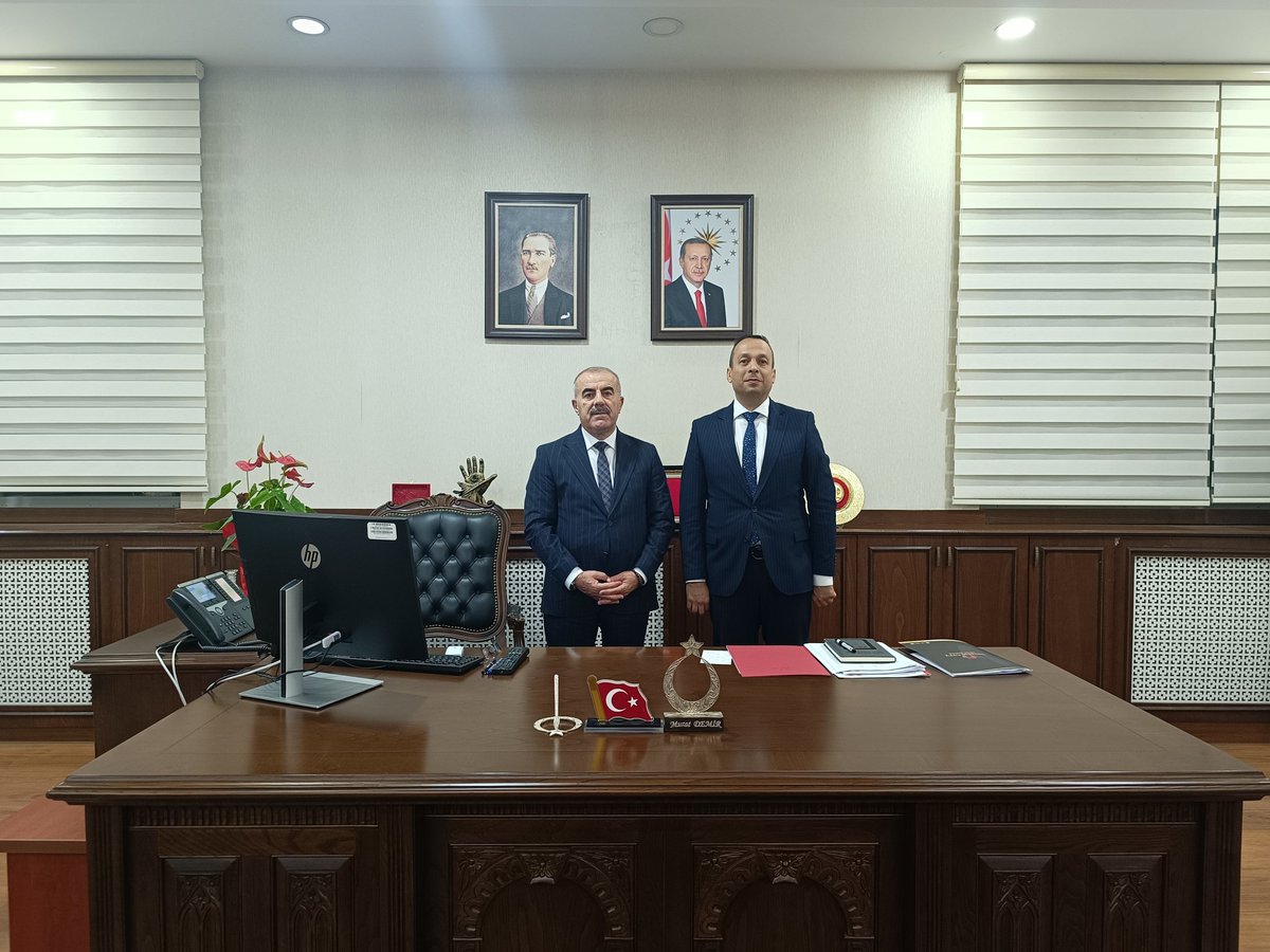 Mardin'de birlikte  çalıştığımız, Halk Eğitim Merkezi Müdürü ve Mazıdağı ilçe müdürlüğü de yapan, değerli hocam Ufuk Çete'nin  ziyaretinden dolayı teşekkür ediyorum.