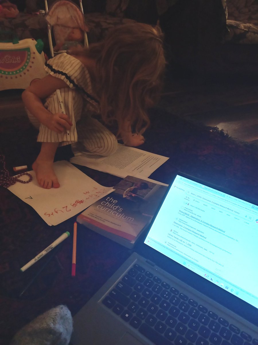 LinziA2's tweet photo. Getting advice and critic from an expert as I work on my connected child assignment https://t.co/Mq4fo7ieQO