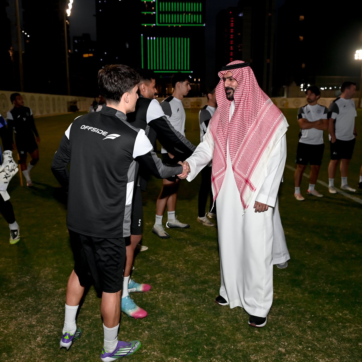 ▫️ رئيس مجلس الإدارة ونائبه يلتقيان الجهاز الفني واللاعبين 

#يلا_شباب