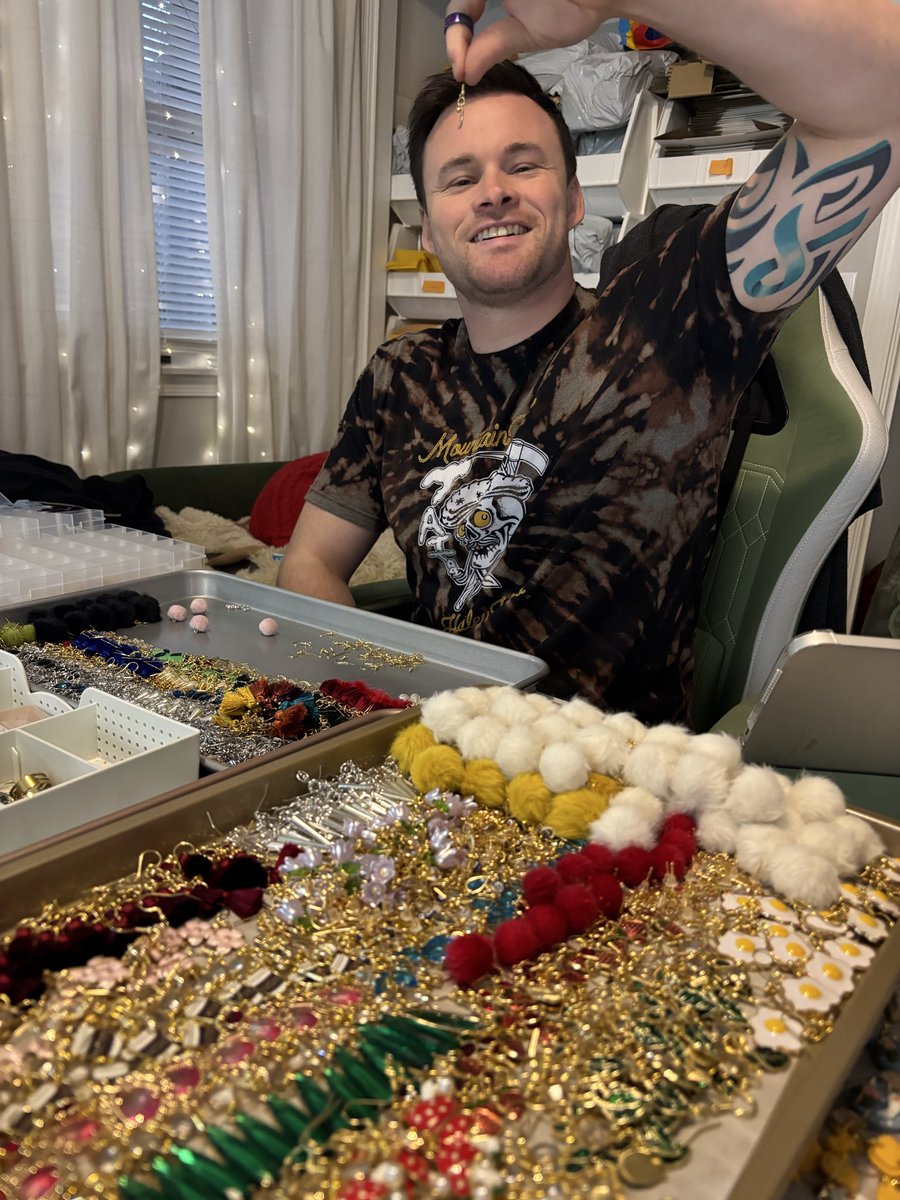 peripheralUS's tweet photo. my husband makes earrings now.  if u go look or buy something he will prolly cry??

https://t.co/eJXgK4wwpb https://t.co/DcUJNKddhO