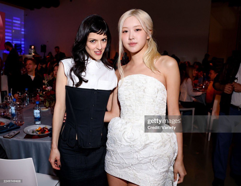 buffys's tweet image. ROSÈ AND MARIA OF THE MARIAS !!!