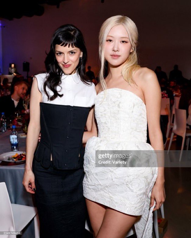 buffys's tweet image. ROSÈ AND MARIA OF THE MARIAS !!!