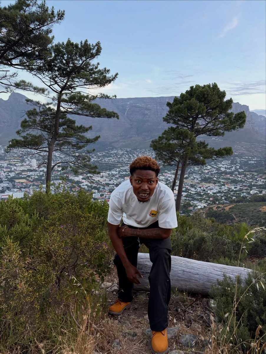 With its warm production &amp; raw, honest delivery, #WaveboiiBamise connects instantly with anyone who has ever fought their way through adversity.

STREAM &amp; SHARE:
li.sten.to/waveboii_bamise