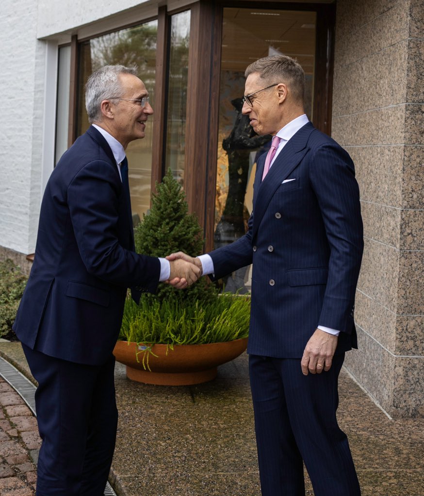 jensstoltenberg's tweet image. Great to be back in #Finland, now as Finance Minister of #Norway, to discuss trade and security with my friend &amp;amp; colleague President @alexstubb. We stand together in our support for #Ukraine and as close #NATO Allies.