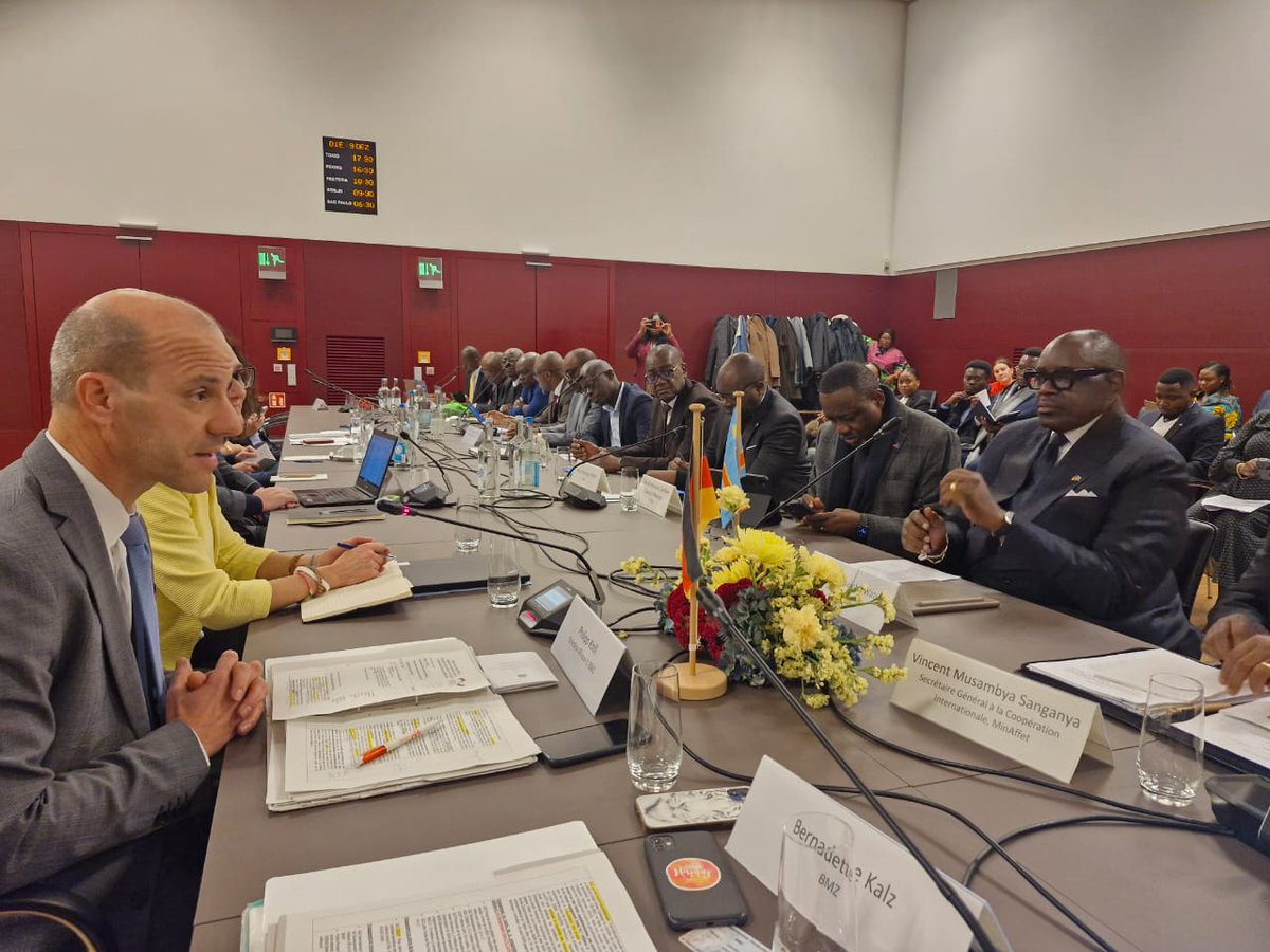 Allemagne_RDC's tweet image. Le corridor de Lobito ouvre des opportunités pour la RDC : relier les marchés du sud au port de Lobito, faciliter l’accès au commerce mondial et améliorer la vie des populations. Avec 🇩🇪 et 🇪🇺 la stratégie #GlobalGateway soutient des infrastructures bénéfiques aux communautés
1/2
