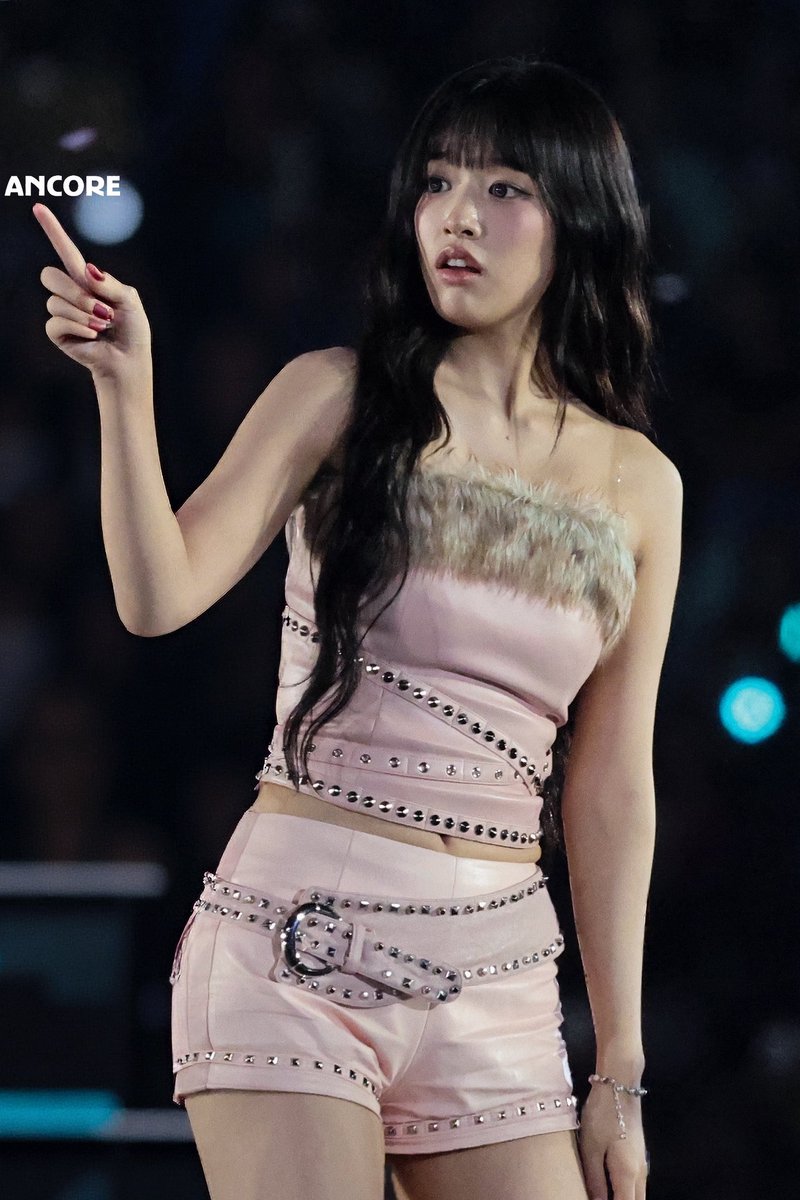 Ancore901's tweet image. 20251206 AAA

#아이브 #IVE #안유진 #AnYujin #유진 #YUJIN