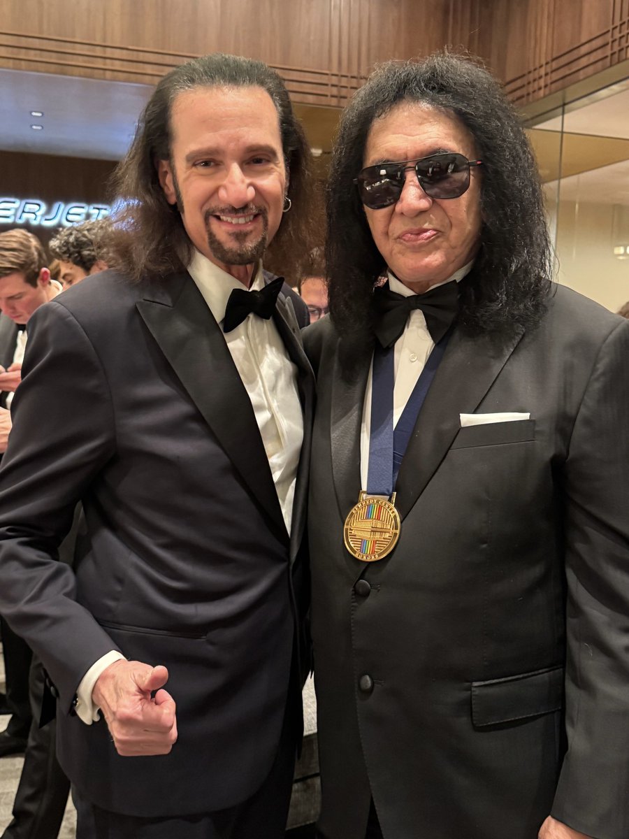 Back from my whirlwind trip to Washington, DC, as a guest of KISS.  Everything about this trip was surreal. The Kennedy Center is beautiful, and the Opera House is elegant and regal in every way.  I can best describe the evening as a mixture of the entertainment world and the