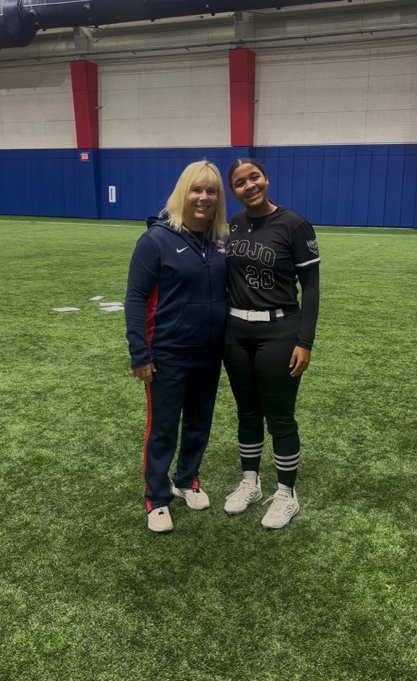 mojogrip2010's tweet image. 🥎🔥 BIG shoutout to @MariahWrig15706  for putting in the work and crushing it at the Liberty University Softball Camp! Thank you @CoachDot_LU and @LibertySB, for holding such a great camp! #MojoGrip #SoftballLife #CampGrind #FutureIsBright