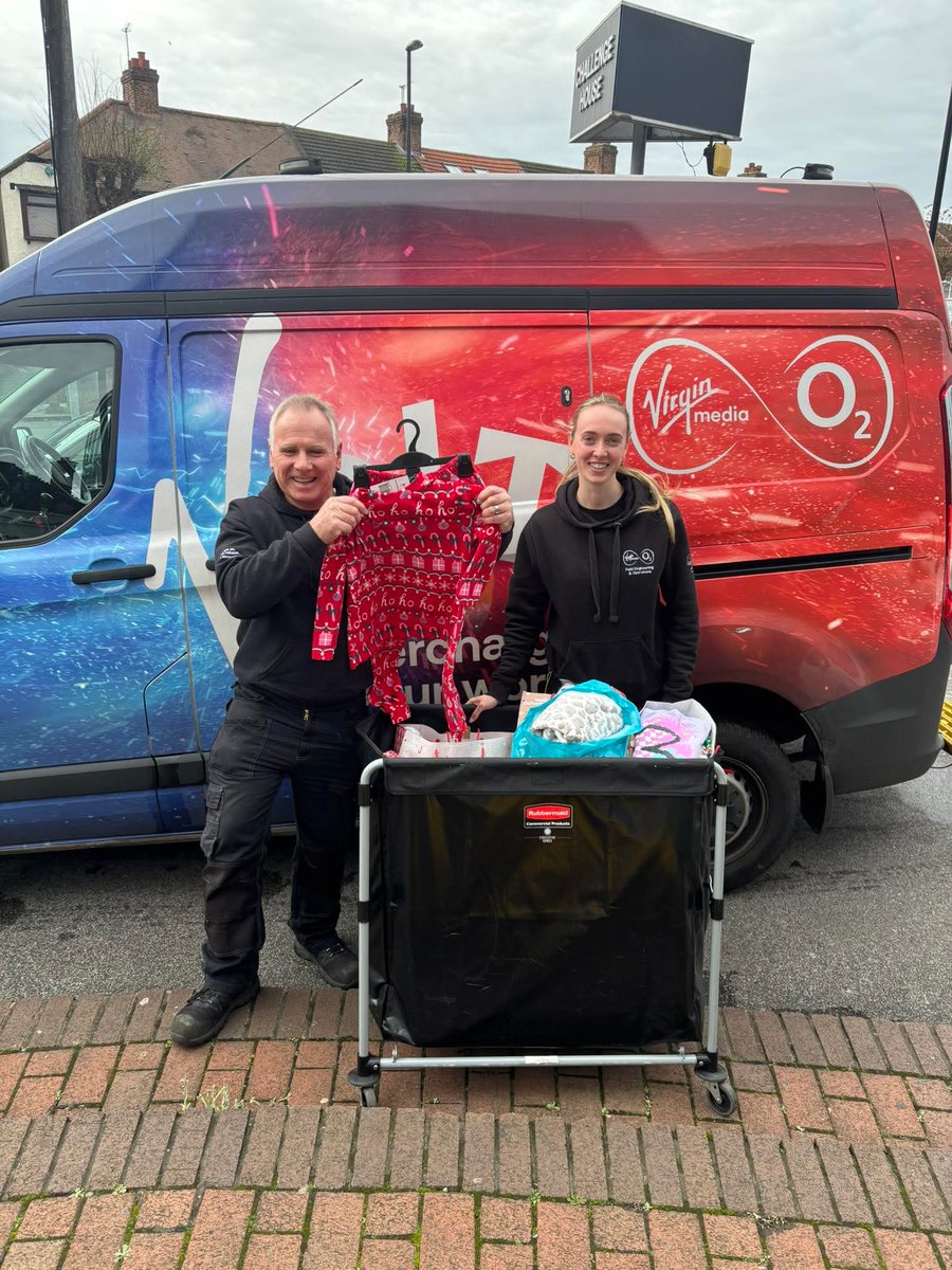 CHPyjamaCharity's tweet photo. Our first delivery to the office by @virginmedia today. Thank you for picking up from Reading and delivering to Croydon. Looking forward to working together in the future.

#SpreadingLoveThroughComfort #Reading #Croydon https://t.co/iIUNqCECGb