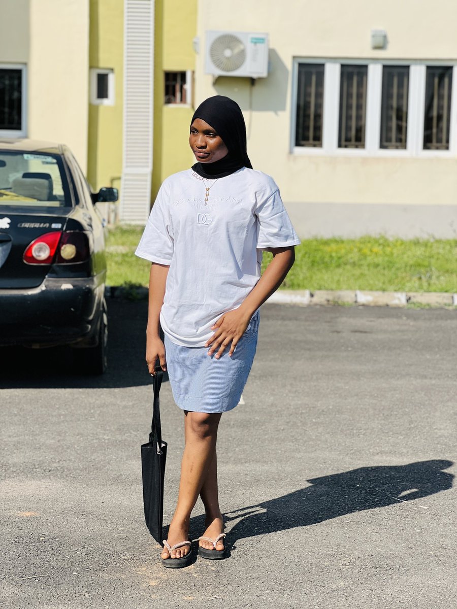 Looking gorgeous again, this is getting ridiculous 🤦🥰💗