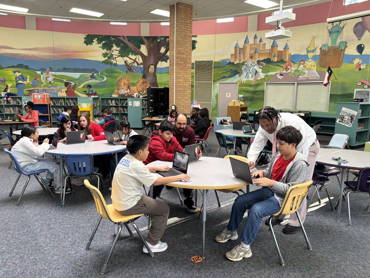 SSaenzPhillips's tweet image. 🎉 A huge shout-out to Lexington Creek ES @FortBendISD for their incredible participation in the #HourOfCode! Your commitment to inspiring future creators and problem-solvers is truly amazing. 💻✨ #STEM #CodingForAll