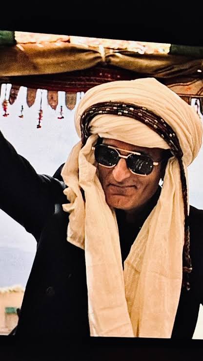 muamir's tweet photo. عمر شریف نے کہا تھا قسمت خراب ہو آدمی اونٹ پر بیٹھ ہو کتا کاٹ لیتا ہے
ایسا ہی کچھ رنویر سنگھ کے ساتھ ہوا ہے کئ سال بعد فلم ہٹ ہوئ تو ہر طرف ہیرو (اکشے کھنہ) کے بجائے ولن کے چرچے https://t.co/JeAS0zAsvq