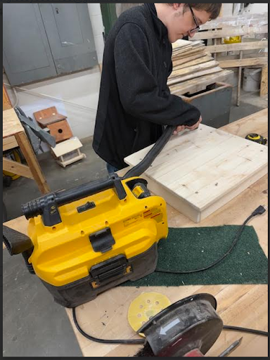 GrantWoodAEA's tweet photo. With support from GWAEA and the Perkins Consortium, overseen by GWAEA school improvement consultant Chad Blanchard, HLV students are getting experience with new tools, putting real construction and engineering skills into practice!
.
#EveryDayatAEA #IowaEdChat https://t.co/d0swXnFceG