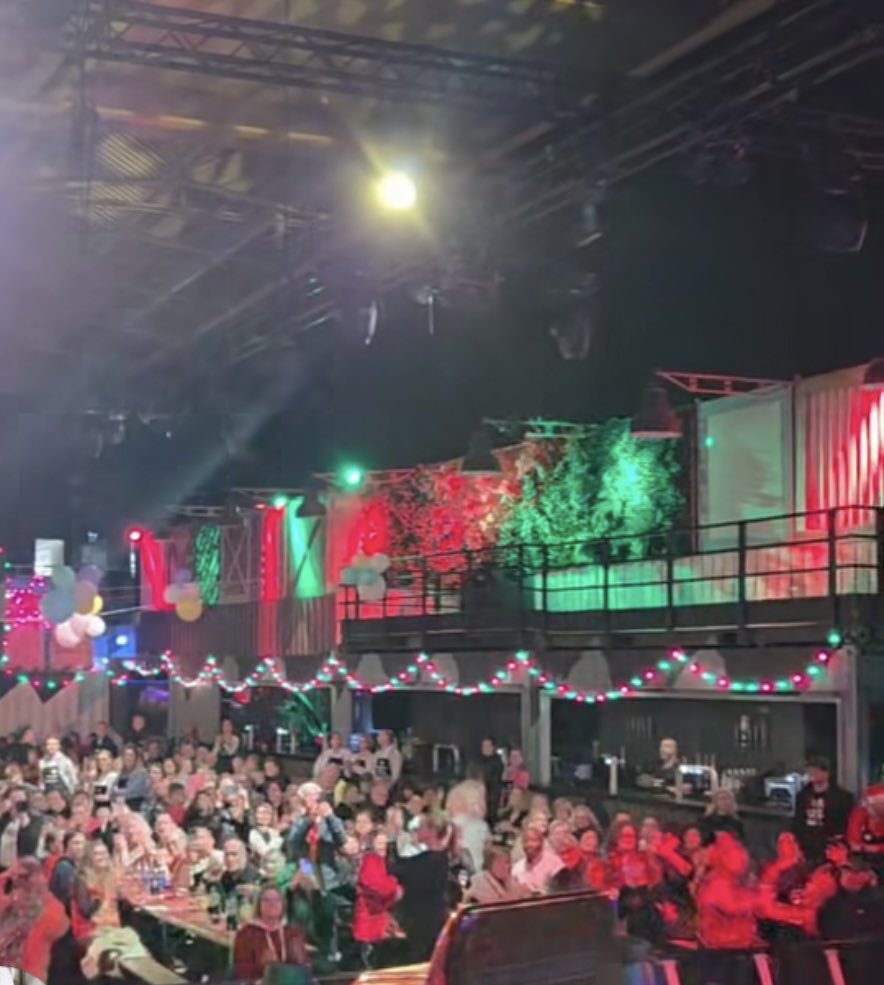 💡In deze donkere dagen voor #Kerstmis stralen op enkele plekken onze lichtjes van de <a href="/Lichtjesroute/">Lichtjesroute</a>! We helpen graag mooie initiatieven als het kerstdiner van <a href="/Szonderdak/">Stichting Zonder dak</a> en de #kerstkringloopwinkel van @TeamLekkerBelangrijk #samendoenwehet #maatschappelijkbetrokken💡