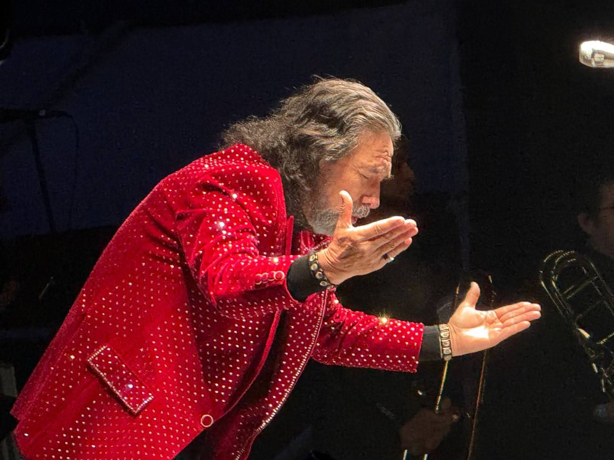 FanMASTab's tweet photo. "El Buki" TRIUNFA EN ZUMPANGO

@MarcoASolis cerró con broche de oro la feria de Zumpango. Y es que la noche de este lunes el michoacano se presentó en las instalaciones como parte de la clausura de la feria https://t.co/O2ZpiFiwIM