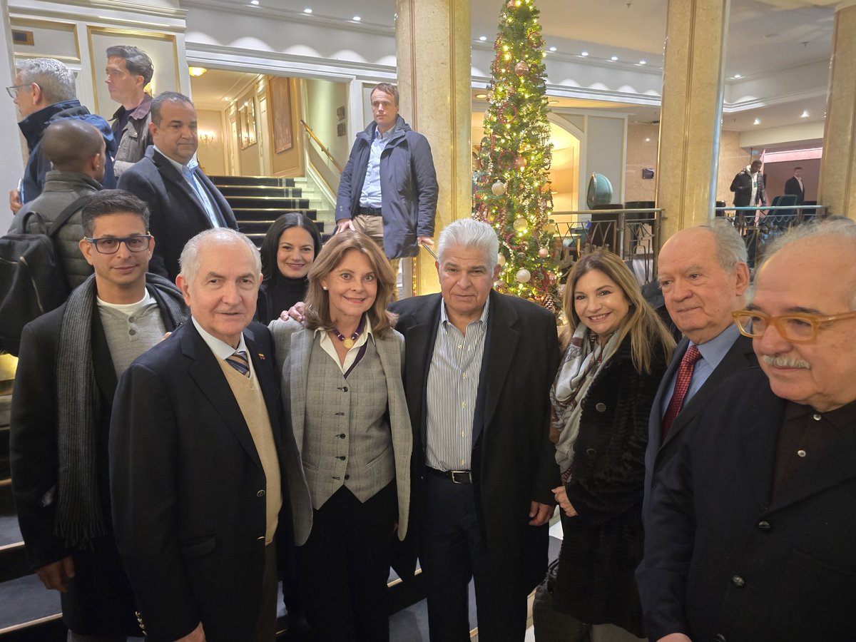 <a href="/antonioledezma/">Antonio Ledezma</a>; @asdrubalAguiar; @CarlosBlanco   han trabajado por la causa de Venezuela con infinita entrega y generosidad. Hoy comenzamos a ver loa resultados .