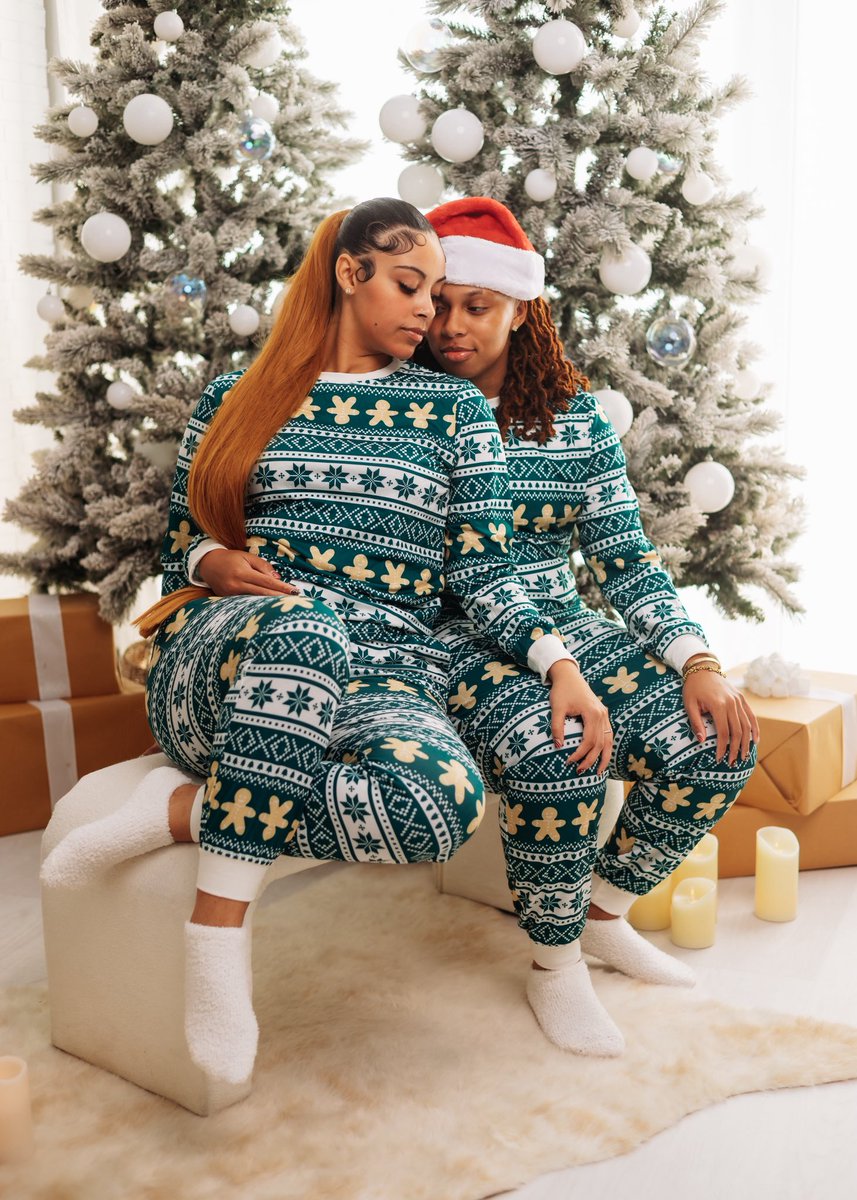 _kaylo20's tweet photo. All I want for Christmas is you🎅🏽🎄 https://t.co/tYytOy6MJP