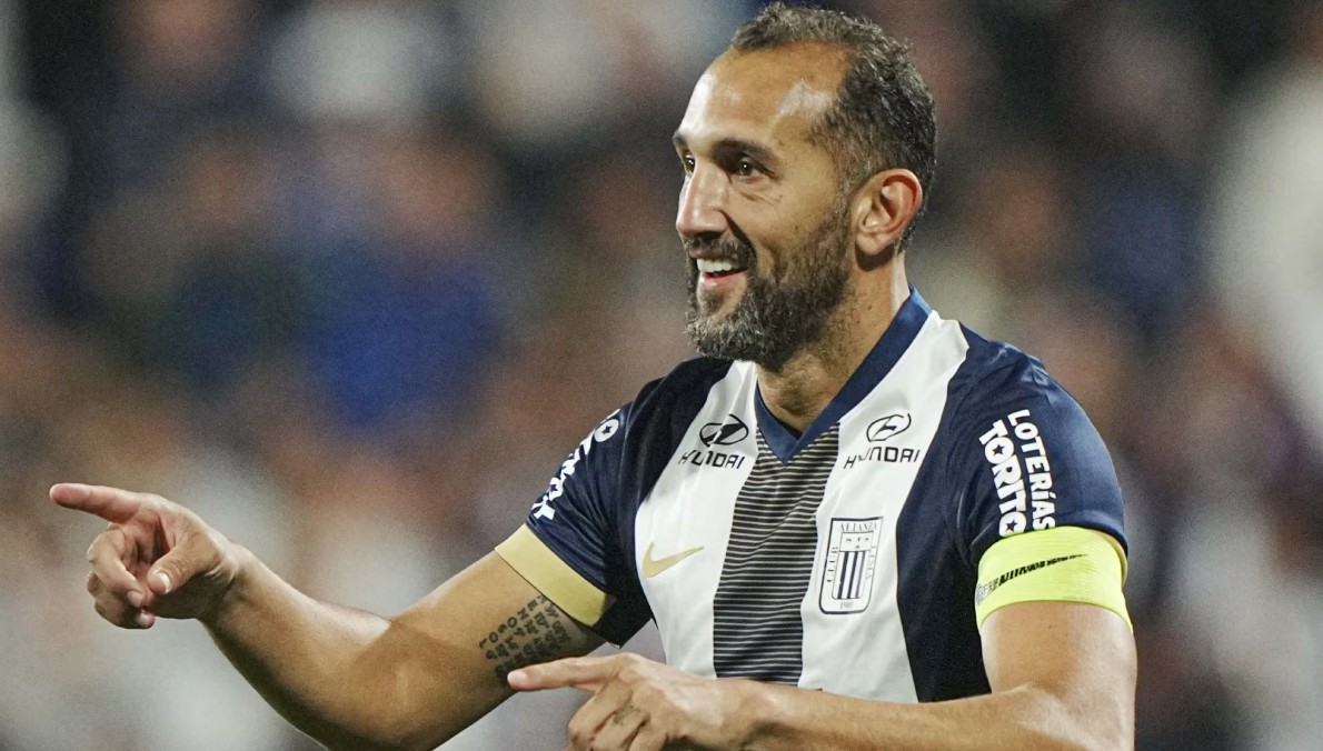 ¿Futuro definido? Con el término de la temporada para Alianza Lima y la carta de libertad en su poder, Hernán Barcos se encuentra en Cajamarca. Fecha especial para visitar los Baños del Inca o el Cerro Santa Apolonia; o quizás, para firmar por un recién ascendido. Horas claves...