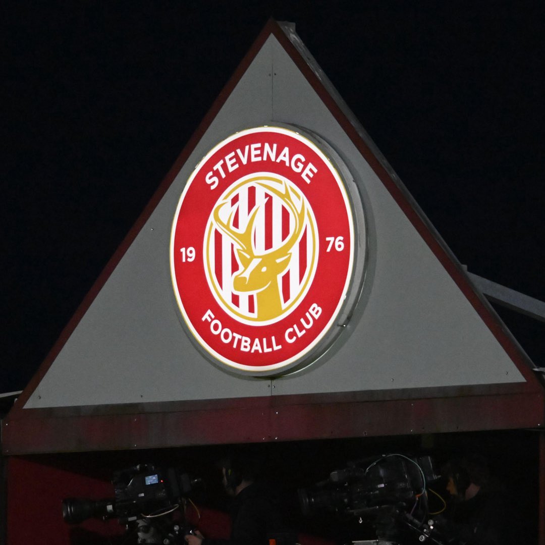 CardiffCityFC's tweet image. Tonight’s kick-off has been delayed by 15 minutes until 8pm, due to adverse weather and travel conditions. ℹ️

#CityAsOne