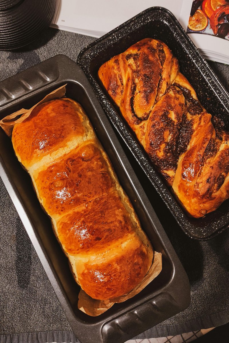 kitchenmaster92's tweet image. Every loaf tells a story of warmth and togetherness. 

#BreadLove #PanPerfection #LoafLife #KneadToKnow #DoughMagic #BreadBaking #PanPassion #CrustyGoodness #BakerJoy #GoldenCrust