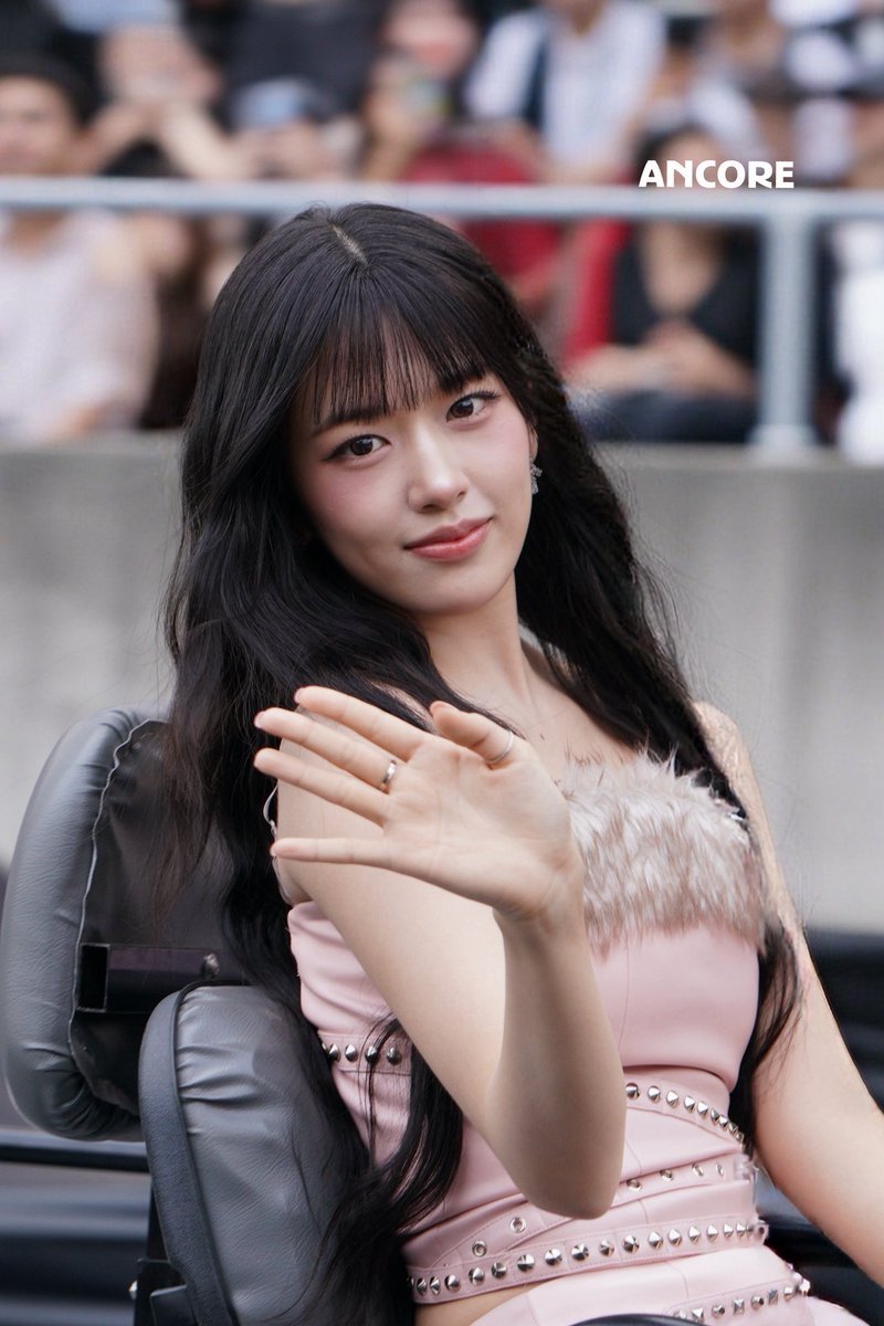 Ancore901's tweet image. 20251206 AAA

#아이브 #IVE #안유진 #AnYujin #유진 #YUJIN