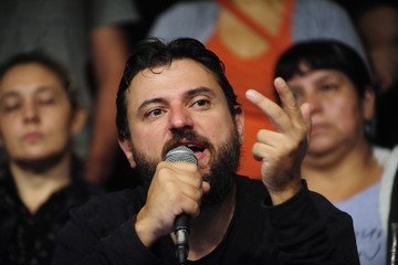 💣BOMBAZO CONTRA GRABOIS: LE PODRÍAN QUITAR LOS FUEROS 🔥

🗣️"Después del ESCÁNDALO con los 40 COMEDORES FANTASMAS. La justicia va CON TODO contra el piquetero"

¿Qué te parece?

1- EXCELENTE ✅
2- NO ESTOY DE ACUERDO ❌