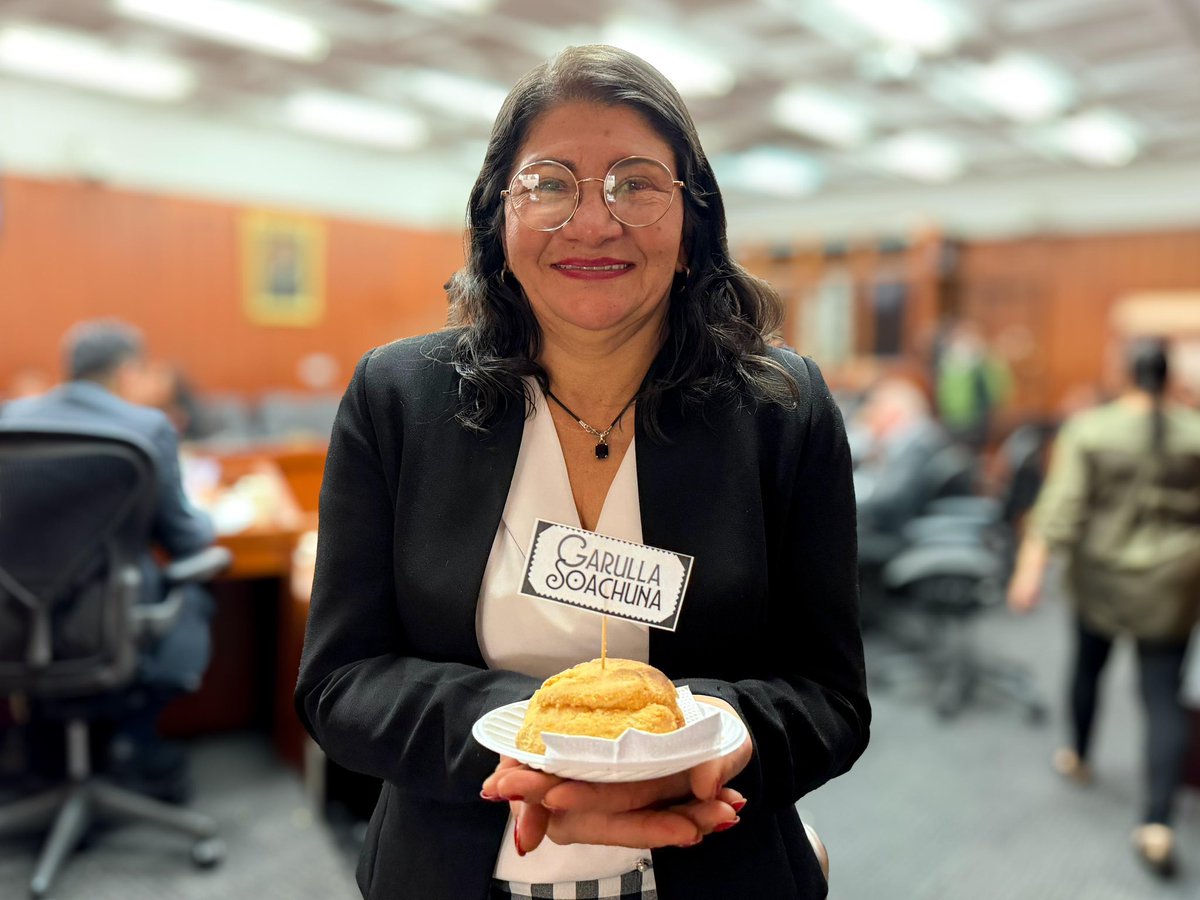 APROBADO 🥳🤩✅

En <a href="/ComVISenado/">ComisiónVISenado</a> aprobamos en 3 debate el proyecto de autoría de la Rep. <a href="/alexandravasoch/">Alexandra Vásquez</a>, que busca declarar como patrimonio cultural y material de la nación, los conocimientos, técnicas, prácticas y representación culinaria tradicional de la Garulla Soachuna.