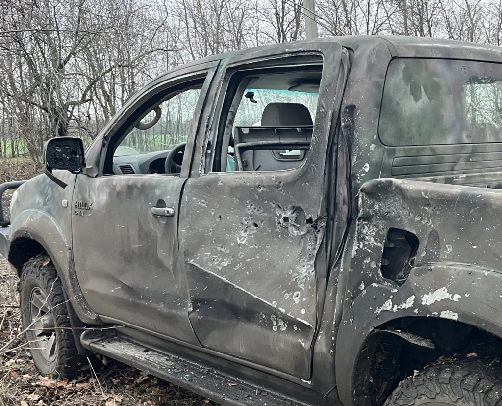 ivan4bass's tweet photo. Пару днів тому забрали хайлюкса з ремонту. Ще не встигли розрахуватись, збирали на банку 41к грн. Завтра знову везти в ремонт. Я знаю, що це заїбало вже всіх. Просто або з вашою допомогою стягнемо, або всі разом вимремо. 

З надією та вдячністю:

https://t.co/yeDl0zzsTQ https://t.co/qCQ6ny5oL6