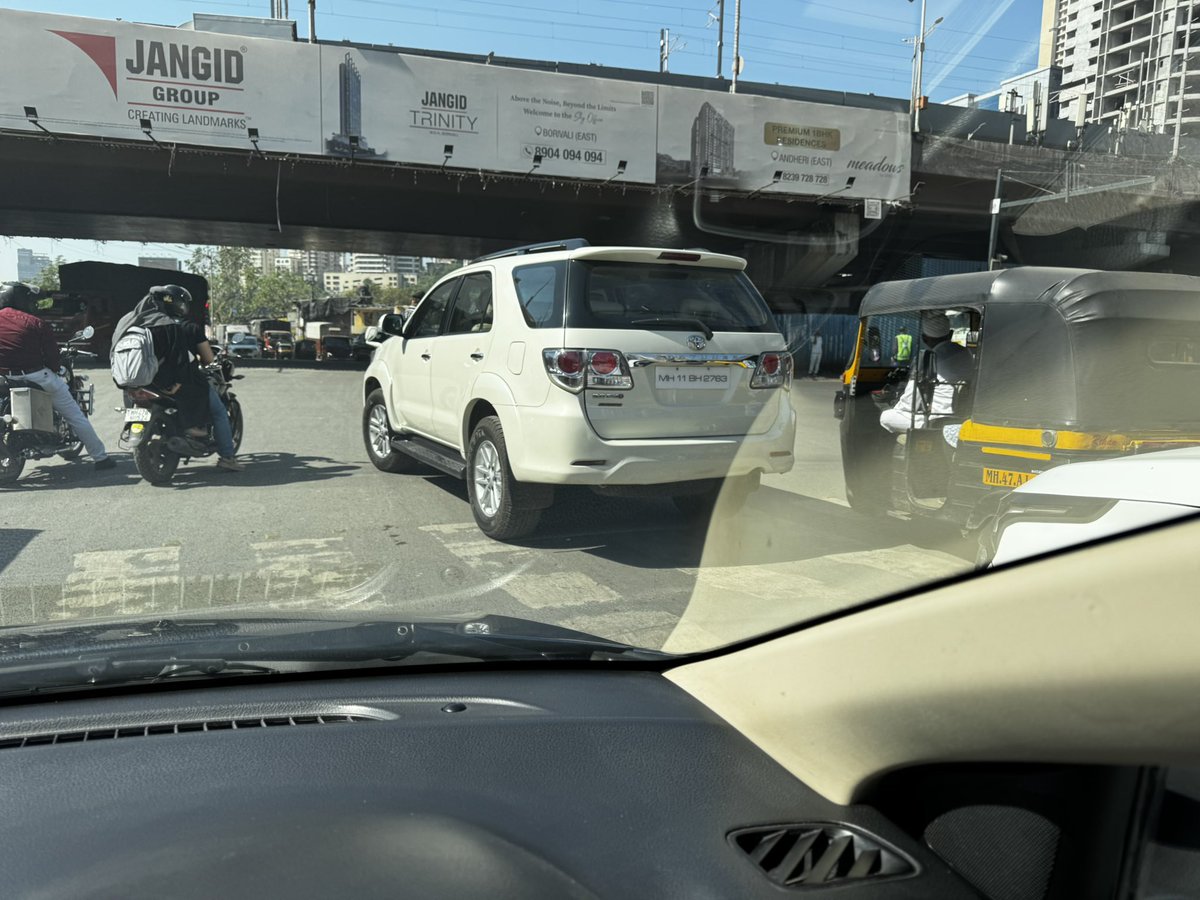 <a href="/NihalShetty89/">Nihal Shetty</a> <a href="/MumbaiPolice/">मुंबई पोलीस Mumbai Police</a> <a href="/MTPHereToHelp/">Mumbai Traffic Police</a> there is a clear demographic change causing constant chaos with two wheelers. The traffic police is just allowing anarchy and turning the head other way <a href="/DrHarish139/">Harish Shetty :</a> <a href="/ksinamdar/">Kaushal S Inamdar| कौशल इनामदार</a> <a href="/anuragkinamdar/">Anurag Inamdar | अनुराग इनामदार</a>