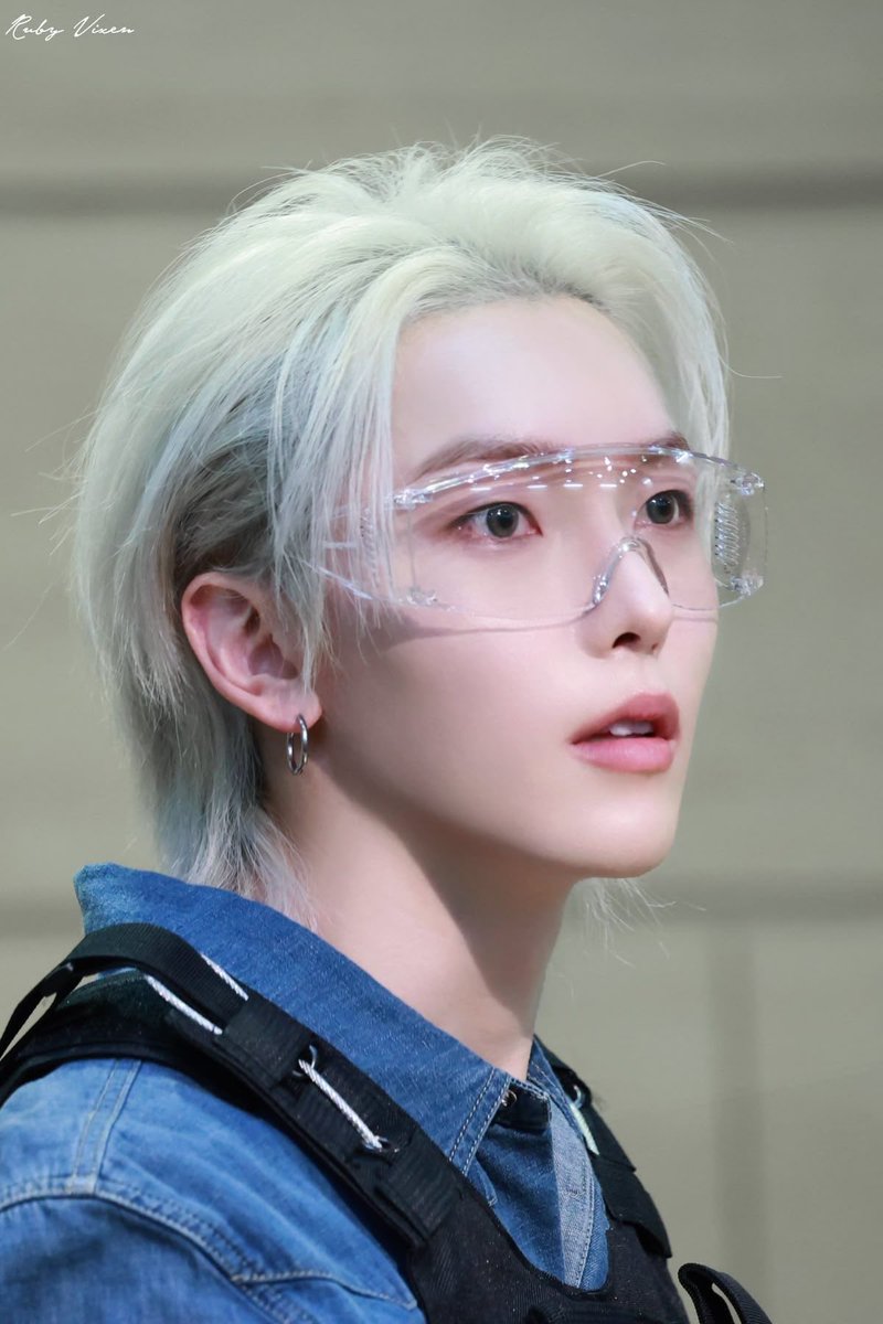 Sofia73255982's tweet photo. Happy birthday to E’last wonderful leader, Rano!!! I hope you have such an amazing birthday and I hope you feel so much love today! You truly deserve all the love in the world! Happy birthday, Rano!!! We love you so much!!!💗💗💗💗💗
#HAPPYRANODAY
#Elring
@ELASTofficial https://t.co/xxTwStCddC