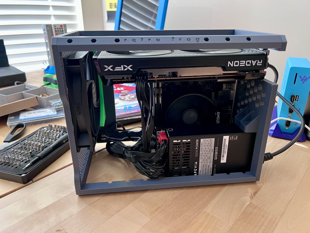 ToddsNerdCave's tweet image. Improved my Mini-ITX case design &quot;4Play&quot; some. Added front power button (recessed 24mm arcade button), 30mm longer chassis and adjustable cooling fan mount.

The adjustable fan mount is now suspended and frameless (more or less).
It allows you to use 1x 140mm, 1x 120mm, 1x 92mm…