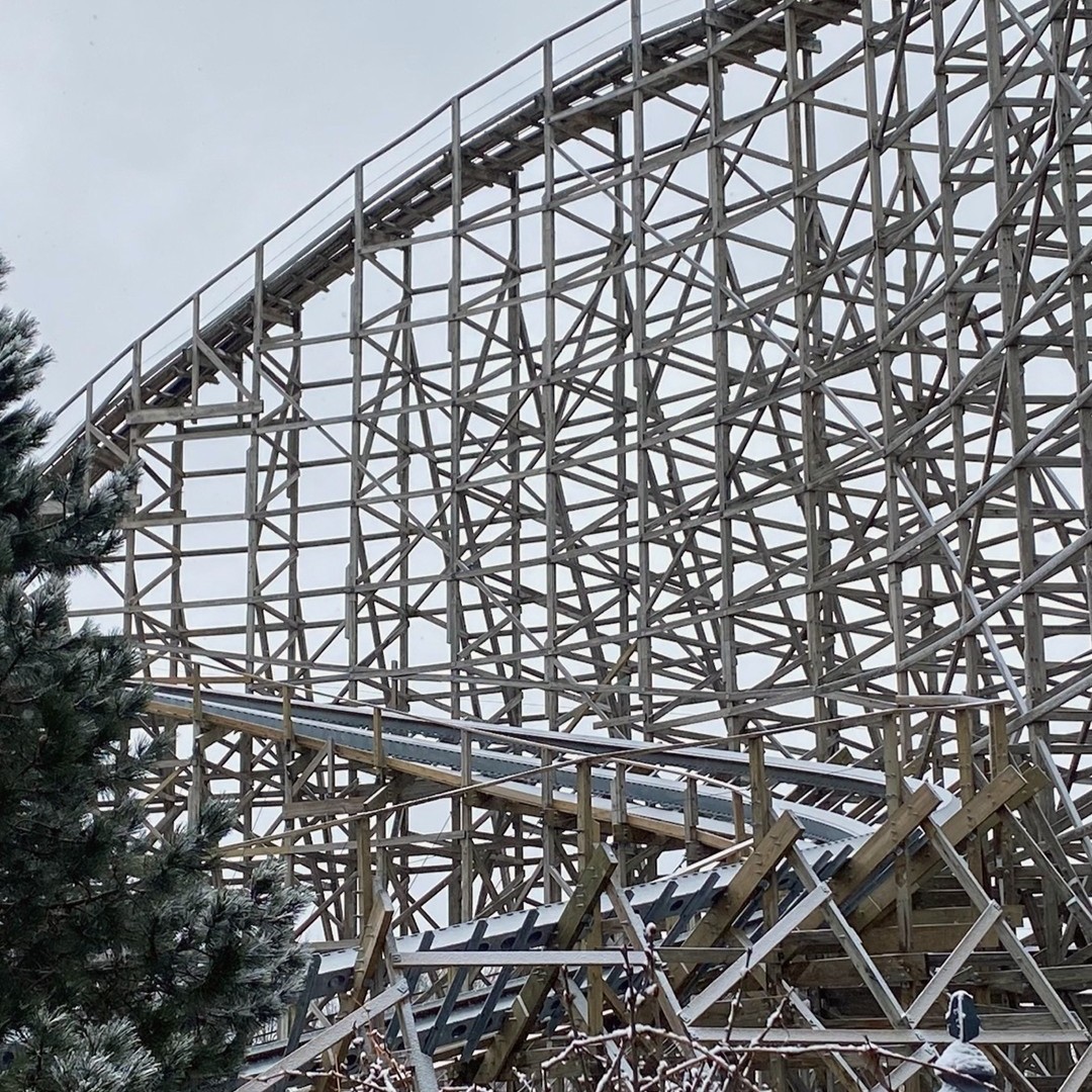 ❄️ The park got hit with a snow glow-up and now it looks straight out of a winter fantasy 🤩 

#SnowDay #WinterVibes #WinterWonderland #WesternNewYork #UpstateNY #ThemeParkPhotography