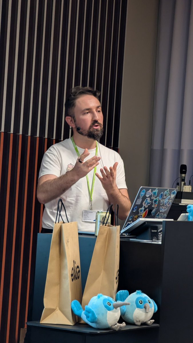 RydMike's tweet image. The goat @ulusoyapps talking about reaching a big milestone, 1k€/MRR. Awesome and big congrats 🎉
Helsinki #FlutterDev Meetup at elisa