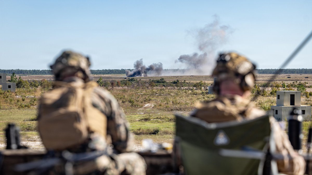 USMC's tweet image. #Marines with @2dMarDiv take part in a fire integration support control exercise at @camp_lejeune, North Carolina. 

The exercise is designed to reinforce critical skills for fire integration support teams, increasing their effectiveness and lethality.

#USMC #SemperFidelis…