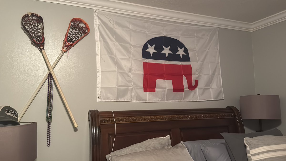 BloombergVOL's tweet photo. My boy from jerseys room after 2 semesters SEC https://t.co/WOoiZG8EJj