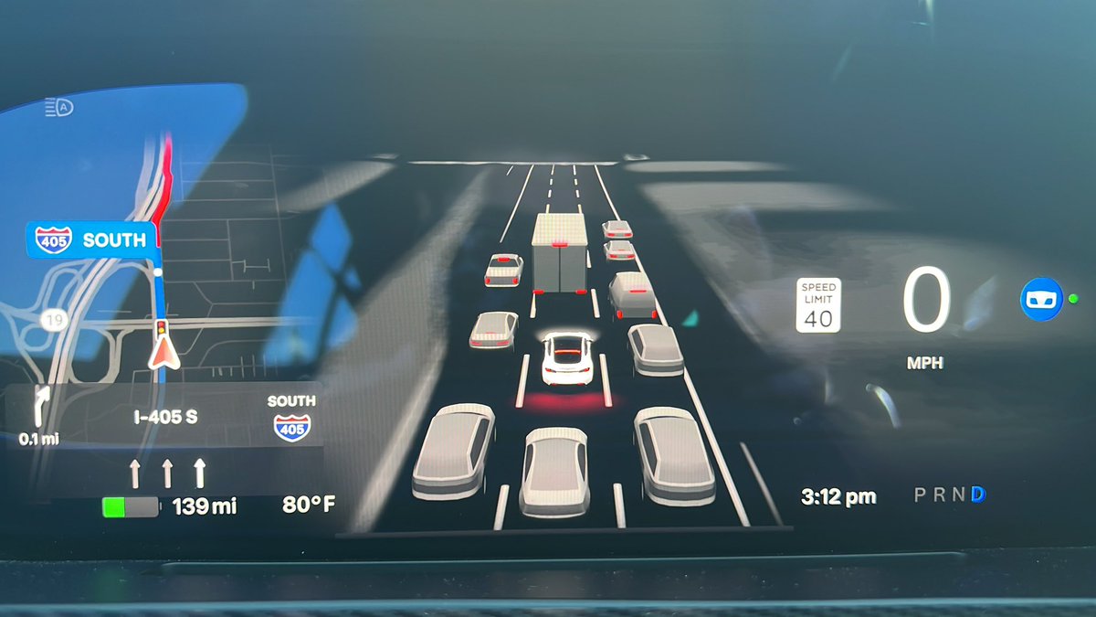 theRandolphKim's tweet photo. The new 2025.44.25.1 software appears to have new visualizations. The auto HOV feature is a nice add. 

Also, found one bug in the control menu showing an error with the center screen tilt since my build doesn’t have that capability. https://t.co/JwDPve5juK