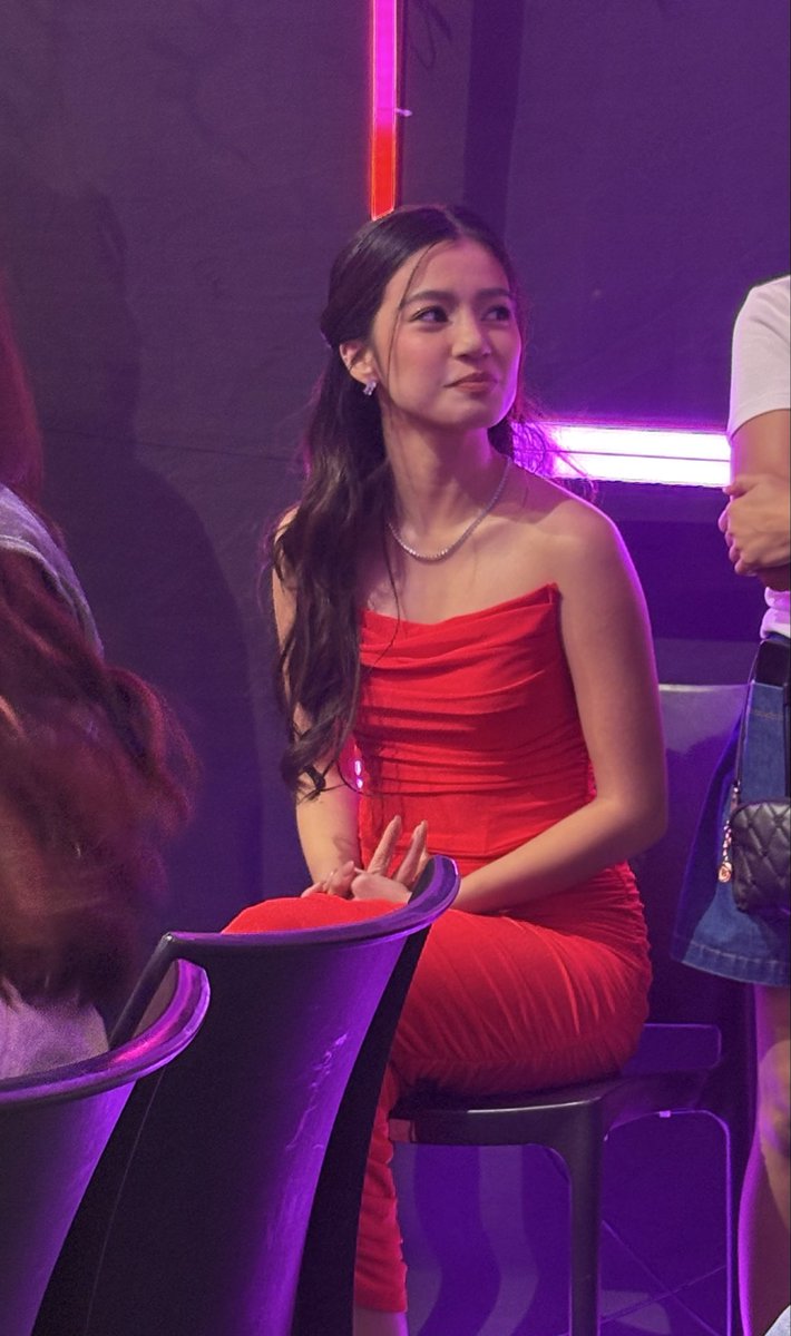 Yung ganito sya kalapit syo pero dahil mahiyain k hindi k nakapagpapicture😭😂 #BelleMariano