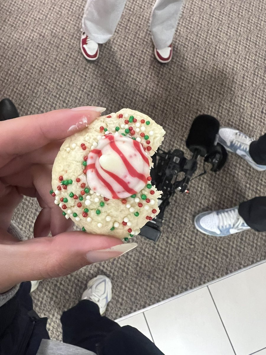 ByAlFrancisco's tweet image. Pleased to report I’ve tried some of Ann Michael Maye’s “Bakemass” cookies. Talented girl. She is also an angel