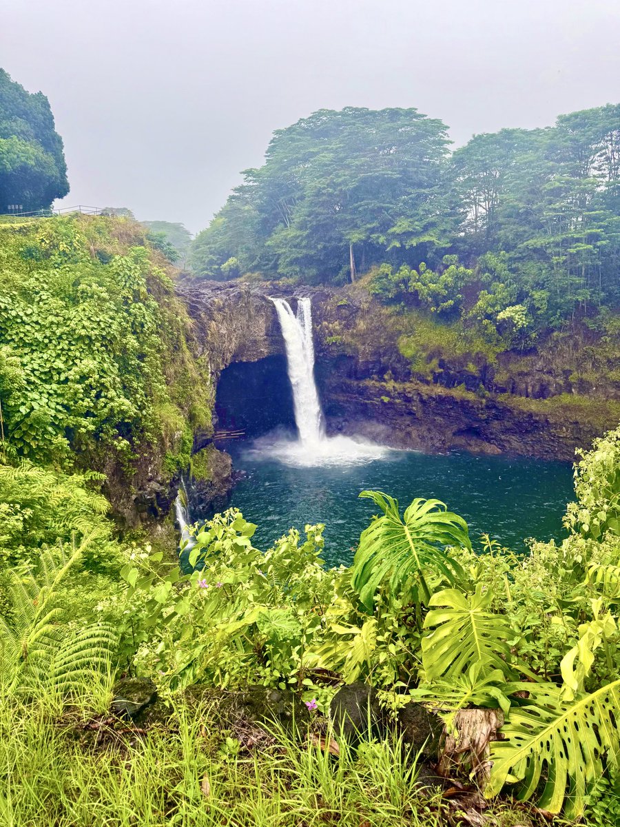 Artistic Inspiration: Rainbow Falls 
#BeINSPIRED! 🌎🎨 ❤️